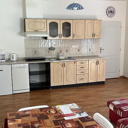 Apartman V Zahradni Прахатице Екстериор снимка