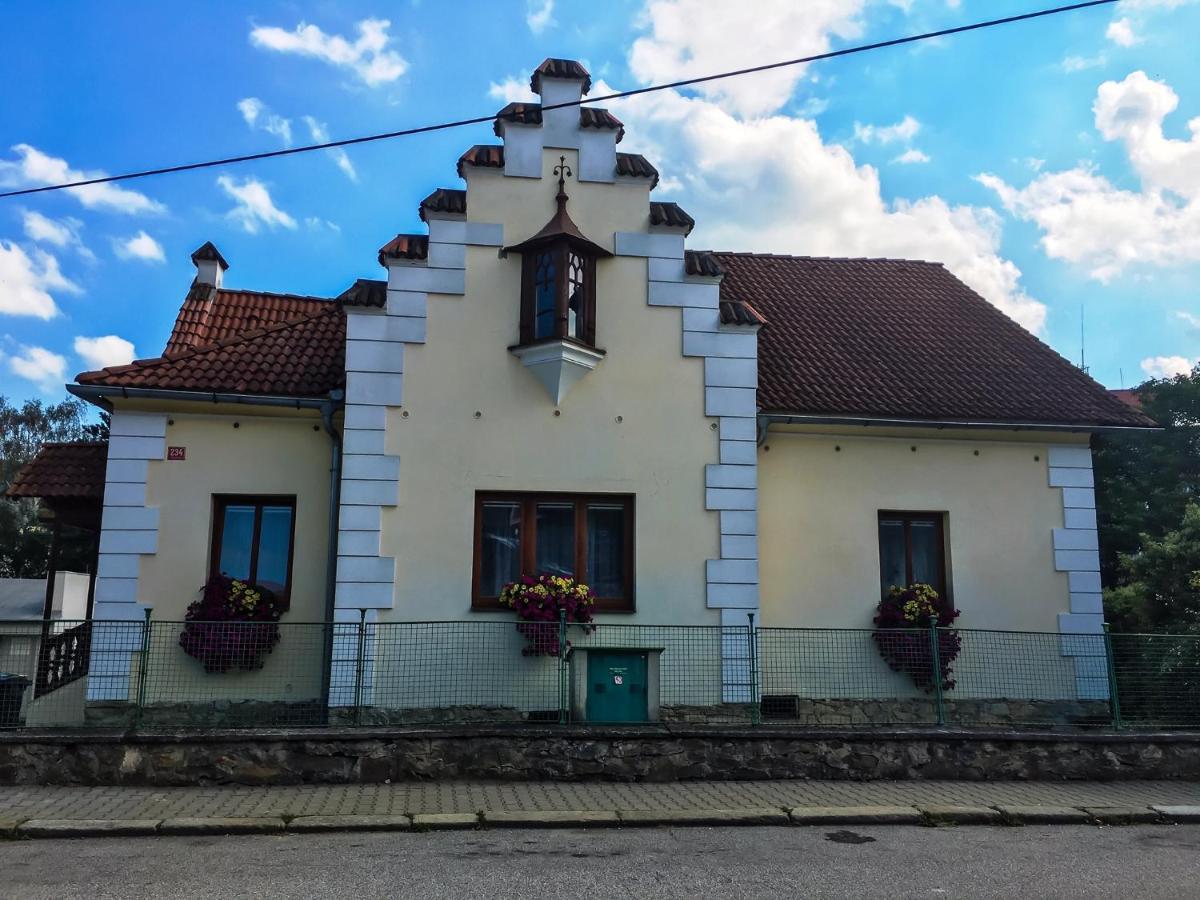 Apartman V Zahradni Прахатице Екстериор снимка