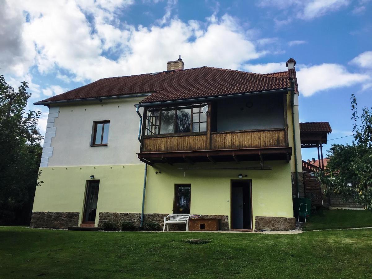 Apartman V Zahradni Прахатице Екстериор снимка