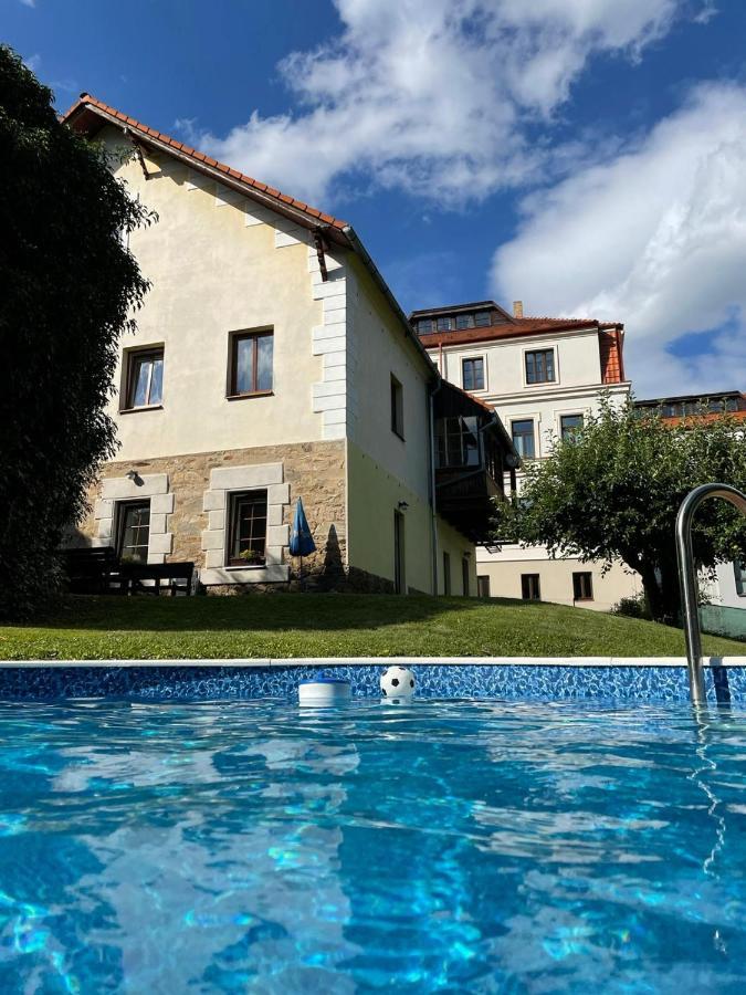 Apartman V Zahradni Прахатице Екстериор снимка